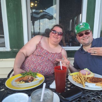 Ainsley's Cafe & Harbor Bar - New American Near Me - Liberty, Indiana