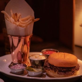 Armitage Alehouse - Burger - Pubs Near Me - Chicago, Illinois Armitage Alehouse - Burger - Pubs Near Me - Chicago, Illinois
