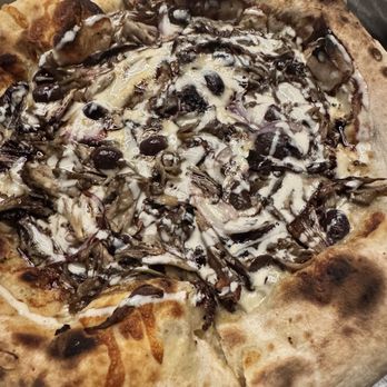 Vina Enoteca - Gorgonzola with mushrooms, olive, onions - Italian Near Me - Palo Alto, California Vina Enoteca - Gorgonzola with mushrooms, olive, onions - Italian Near Me - Palo Alto, California