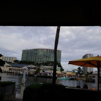 Houston's Restaurant - View from outside bar - American Near Me - Pompano Beach, Florida