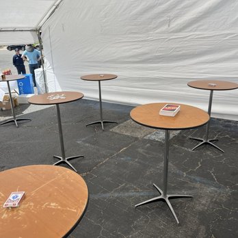 Jumpers El Mañas - Cocktail Tables - Party Equipment Rentals Near Me - Carson, California Jumpers El Mañas - Cocktail Tables - Party Equipment Rentals Near Me - Carson, California