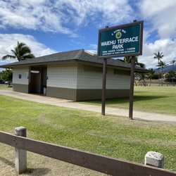 Waiehu Terrace Park - Bathrooms and entrance sign