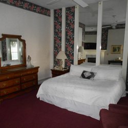 West Ridge Bed and Breakfast - Anniversary Suite