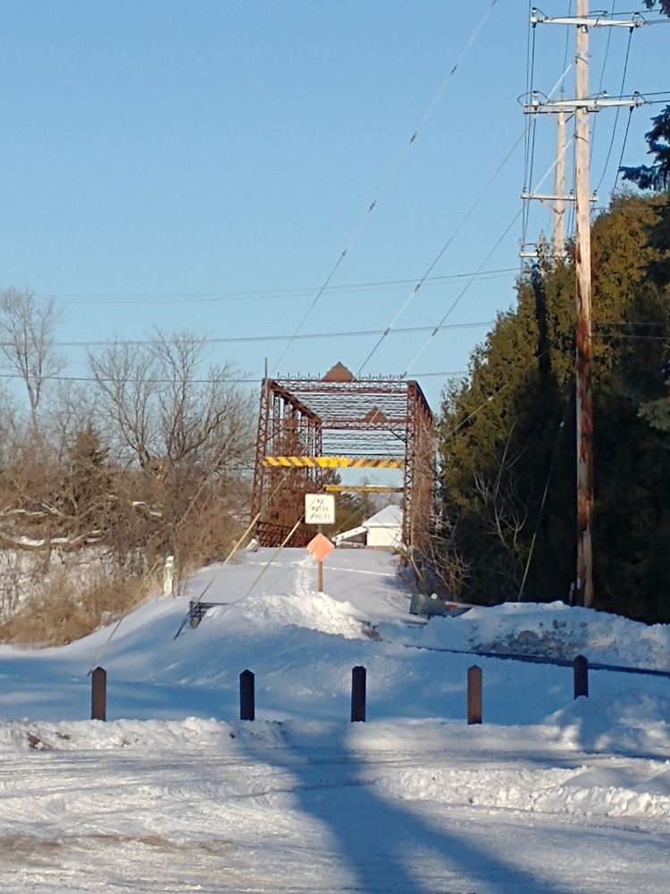 Manitowoc River Public Access Logo