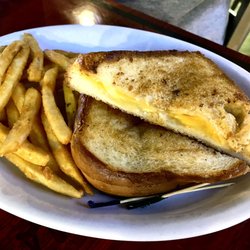 Mail Pouch Saloon - Swanton - Grilled cheese & fries