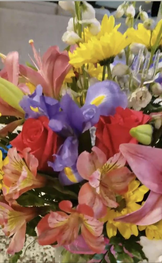 STOREY’S FLORIST 1403 W Main St, Lexington, South Carolina