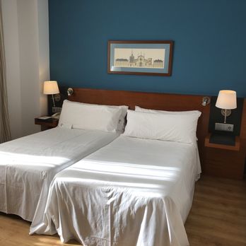Tryp Valencia Oceanic Hotel - Hotels Near Me - València, V