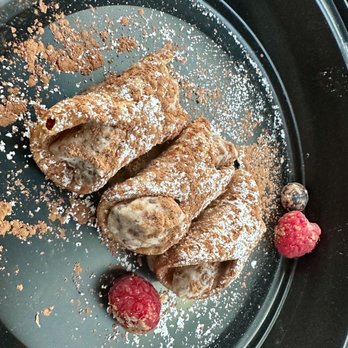 Enzo’s Bistro & Bar - Cannoli - Italian Near Me - Issaquah, Washington Enzo’s Bistro & Bar - Cannoli - Italian Near Me - Issaquah, Washington