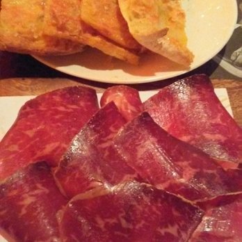 Elsa y Fred - Iberico + bread with tomato tapas - Tapas/Small Plates Near Me - Barcelona, B