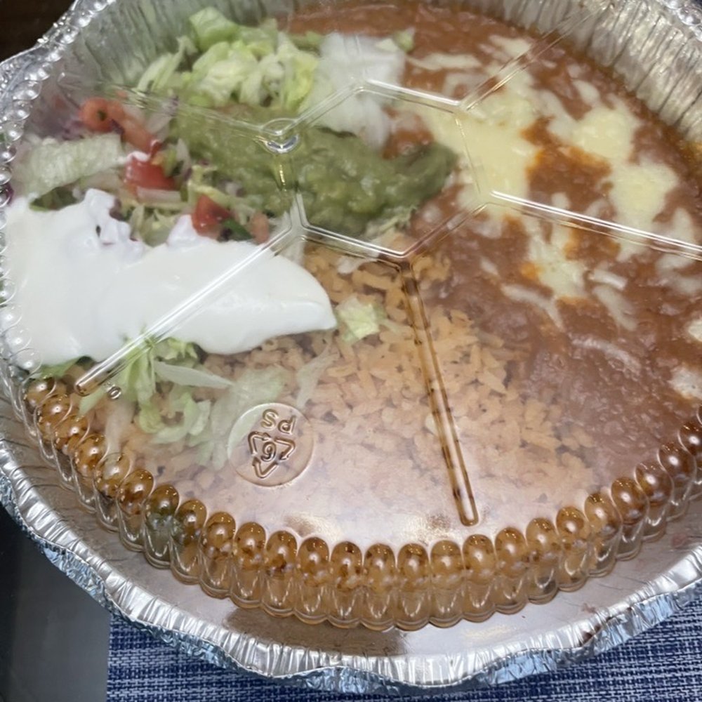 Mariachis Mexican Grill - Sides that came with the fajita order: refried beans, rice, and lettuce, tomatoes, guacamole and sour cream. - Mexican Near Me - Navarre, Florida Mariachis Mexican Grill - Sides that came with the fajita order: refried beans, rice, and lettuce, tomatoes, guacamole and sour cream. - Mexican Near Me - Navarre, Florida
