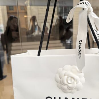 Chanel - Purchase - Cosmetics & Beauty Supply Near Me - Paris, 75 Chanel - Purchase - Cosmetics & Beauty Supply Near Me - Paris, 75