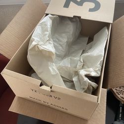 FedEx Office Print & Ship Center - No yeezy 350 Dark salt (a speckled gray/white/black sock like shoe for those not familiar).