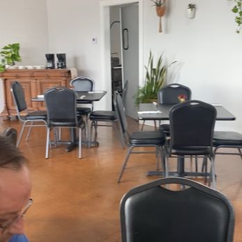 Lafourche Landing - Showing entrance to the kitchen and dining area. - Salad Near Me - Golden Meadow, Louisiana