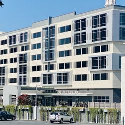 AC Hotel by Marriott Atlanta Buckhead at Phipps Plaza - Great super Modern mid sized business hotel..