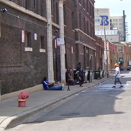 Across the street from Truman College's entrance is the lovely "Blood Alley" at Clifton and Wilson. Across the street from Truman College's entrance is the lovely "Blood Alley" at Clifton and Wilson.