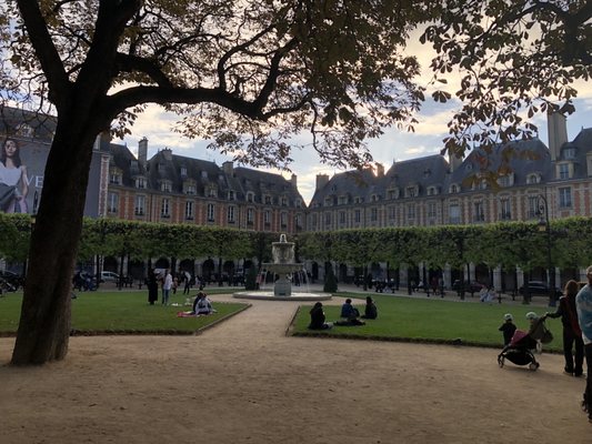 Place des Vosges by null