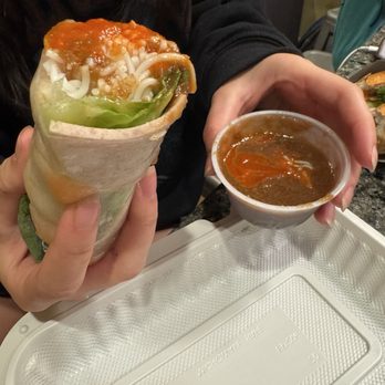 Curbside - 1. Spring Rolls - Food Trucks Near Me - Seattle, Washington Curbside - 1. Spring Rolls - Food Trucks Near Me - Seattle, Washington