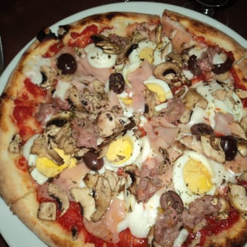 Valentino - Pizza Near Me - Motta Sant'anastasia, Connecticut Valentino - Pizza Near Me - Motta Sant'anastasia, Connecticut