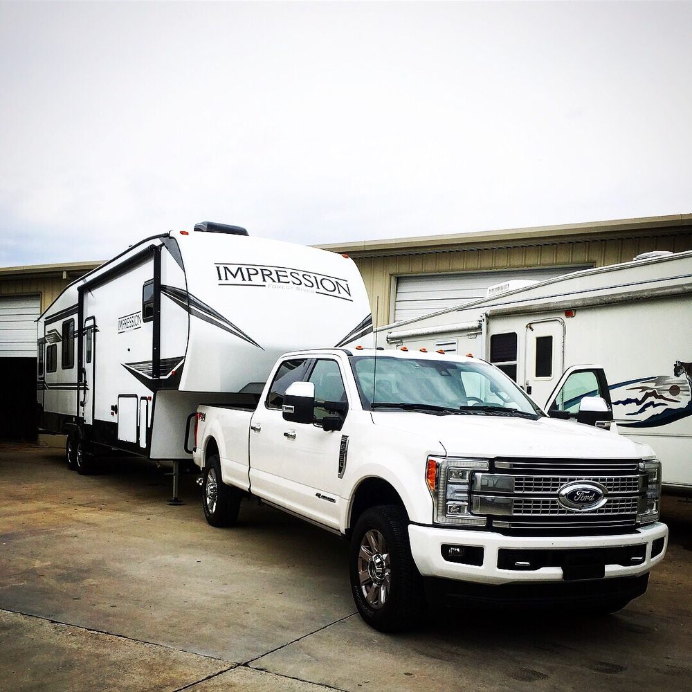 KRIS WILLIS RV Updated September 2024 1108 N Outer Rd, Dexter