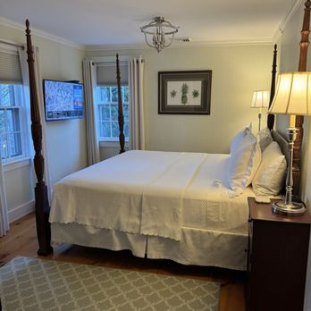 Candleberry Inn on Cape Cod - Bed & Breakfast Near Me - Brewster, Massachusetts