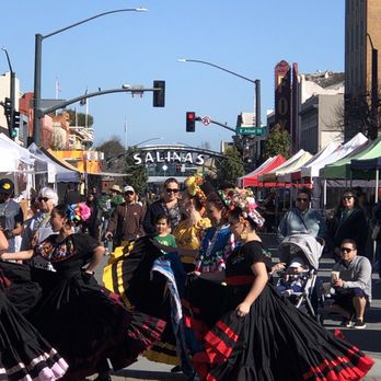 El Colibri Restaurant and Deli - Lively entertainment during Farmers Market on Saturdays in front or near the restaurant - Burgers Near Me - Salinas, California