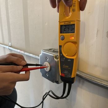 Peak Electrical Contractors - Running diagnostics after a circuit install - Electricians Near Me Peak Electrical Contractors - Running diagnostics after a circuit install - Electricians Near Me
