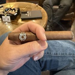 James J.Fox - Montecristo Cigar