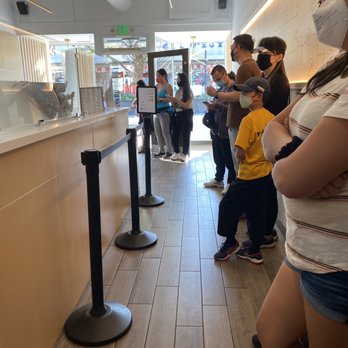 Tea Hut - 03/27/21 arrived at 4:22pm and still waiting for my order to be taken. It's now 5:05pm and counting waiting for my order to be ready. - Bubble Tea Near Me - San Carlos, California