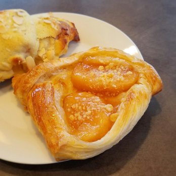 Chapelure - Apple danish - Bakeries Near Me - East Lansing, Michigan