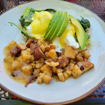 Bent Street Grille - Taos Beni with side of green chile - Breakfast & Brunch Near Me - Taos, New Mexico Bent Street Grille - Taos Beni with side of green chile - Breakfast & Brunch Near Me - Taos, New Mexico