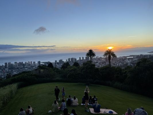 Puʻu ʻUalakaʻa State Wayside by null