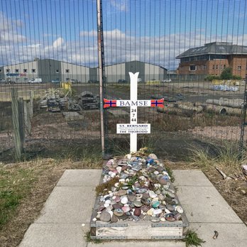 montrose scotland - Actual burial site of Bamse the  dog - Dog Parks Near Me - Montrose, ANS