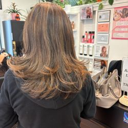 Lorena’s Unisex Hair Salon