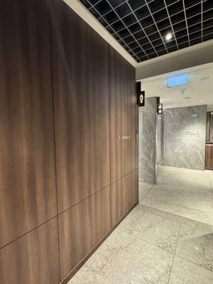 SilverKris Lounge - Terminal 3 by null