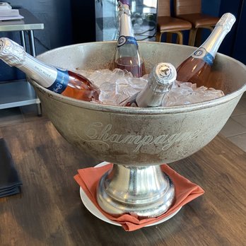 Belleville Wine Bar - Bubbles on ice - Wine Bars Near Me - Reno, Nevada Belleville Wine Bar - Bubbles on ice - Wine Bars Near Me - Reno, Nevada