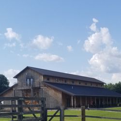 Creekside Barn and Events - Barn