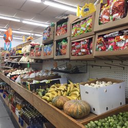 La Loma Food Market - Produce and dried goods.