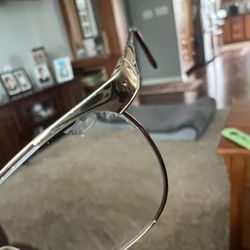 Biondolillo Eye Care - Chipping from corner of frame