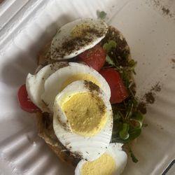 Natuur - Hummus Toast
