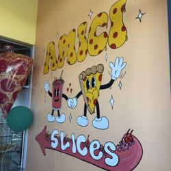 Amici Pizza - Inside