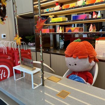 Haidilao Hotpot - Nail salon/hand massage counter - Chinese Near Me - Toronto, Ontario