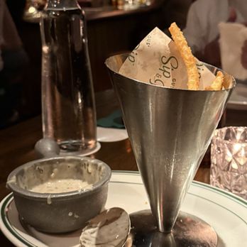 Gus' Sip & Dip - Pubs Near Me - Chicago, Illinois Gus' Sip & Dip - Pubs Near Me - Chicago, Illinois