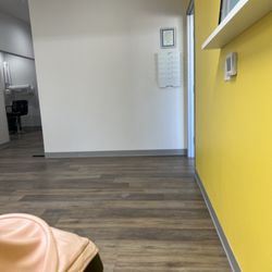 Shiny Smiles Pediatric Dentistry - Clean office