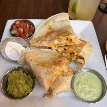 Tres Colores - Chicken quesadilla - Mexican Near Me - Santa Fe, New Mexico Tres Colores - Chicken quesadilla - Mexican Near Me - Santa Fe, New Mexico