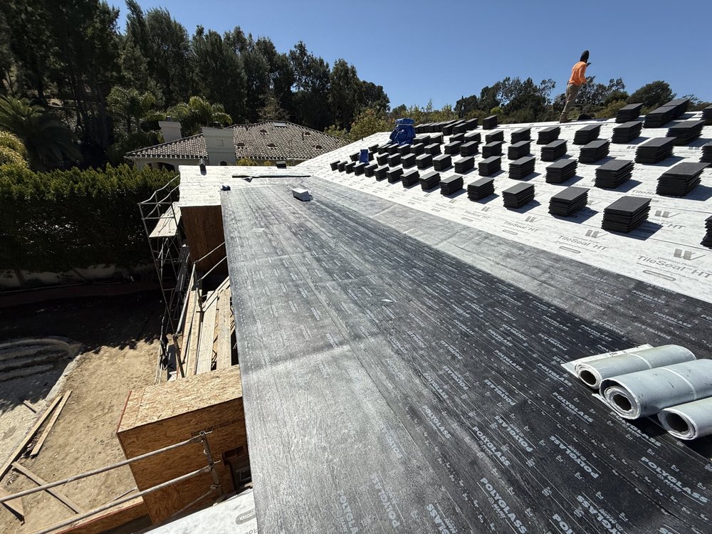 Slide of Confirmed Roofing Experts