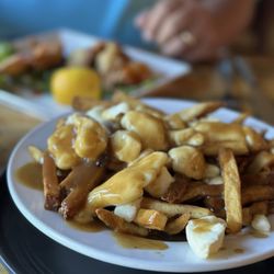 Governor's Pub & Eatery - Poutine