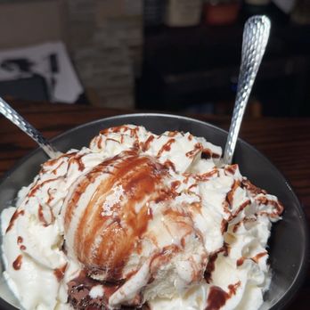 Iguana Cafe - Brownie a la Mode - Creperies Near Me - Chicago, Illinois