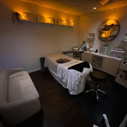 Megan Miller Skin - Treatment room