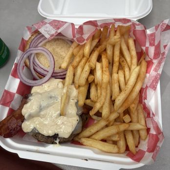 Dave's Downtown - Garlic Alioli Bacon cheese burger - Breakfast & Brunch Near Me - Minneapolis, Minnesota Dave's Downtown - Garlic Alioli Bacon cheese burger - Breakfast & Brunch Near Me - Minneapolis, Minnesota