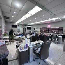 Lovely Nails - Inside